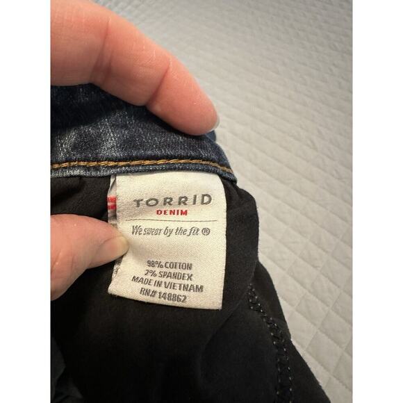 Torrid Sophia Crop Button Fly Distressed Jeans 24 - Picture 10 of 11